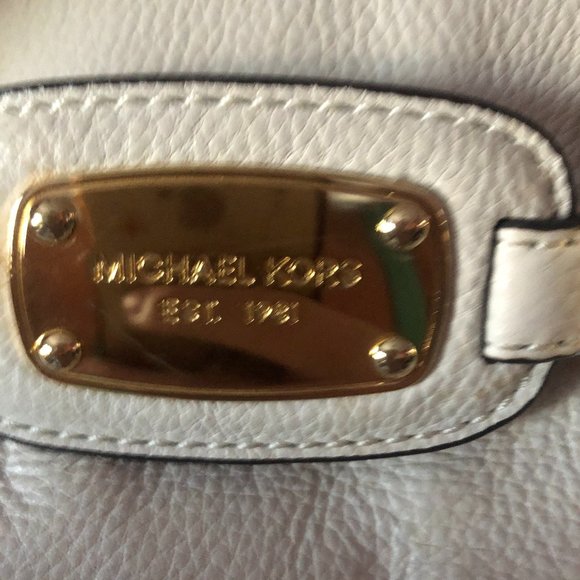 Michael Kors Authentic White Bag - Picture 2 of 5